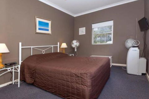 Quarterdeck Unit 5 12 Magnus Street - Timeshare Accommodation 2