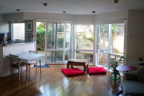 Charles Rooms Guesthouse - Timeshare Accommodation 6