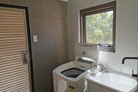 Serviced Waterfront Whole Villa - Timeshare Accommodation 7
