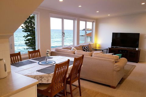 Coachhouse On The Beach - Timeshare Accommodation 6