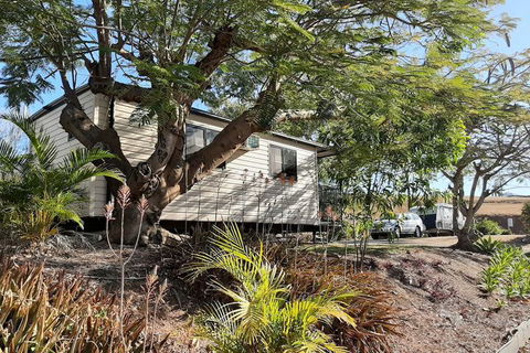 Mt Larcom Tourist Park - Timeshare Accommodation 2