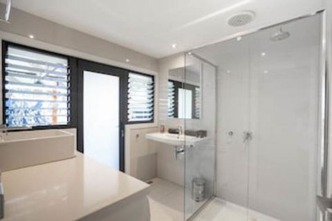 Lux On Main - Timeshare Accommodation 1