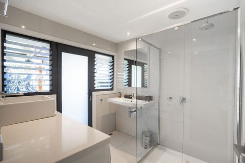 Lux On Main - Timeshare Accommodation 4