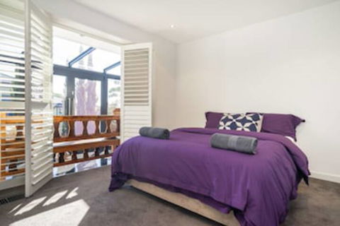 Lux On Main - Timeshare Accommodation 3