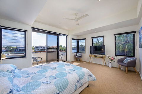 Gold Coast Stunning Waterfront Retreat By Hostrelax - Timeshare Accommodation 6