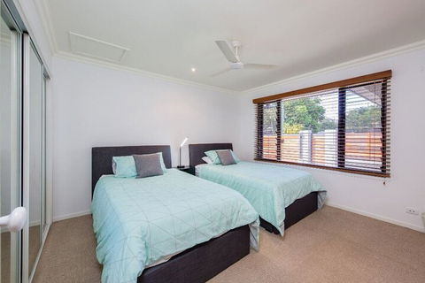 Gold Coast Stunning Waterfront Retreat By Hostrelax - Timeshare Accommodation 3