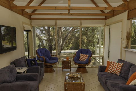 Tranquillity On Riverview 33 Riverview Drive - Timeshare Accommodation 4