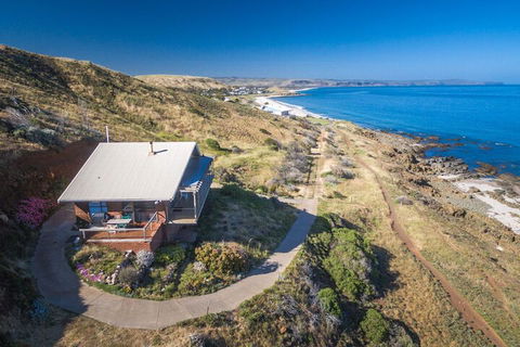 Cliffs End Beach Shack 105 Gold Coast Drive Carrickalinga - Timeshare Accommodation 3