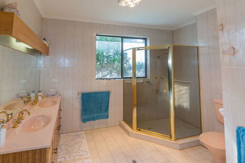 King Of North Bay 103 Gold Coast Drive - Timeshare Accommodation 4
