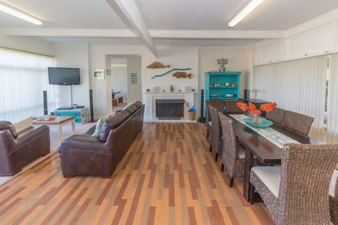 King Of North Bay 103 Gold Coast Drive - Timeshare Accommodation 2
