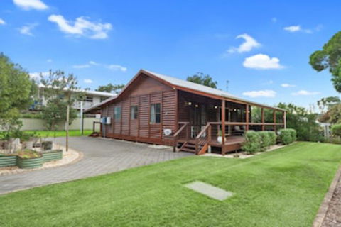 The Log Cabin 47 Jetty Road - Timeshare Accommodation 0