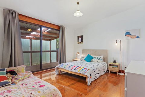 The Log Cabin 47 Jetty Road - Timeshare Accommodation 5