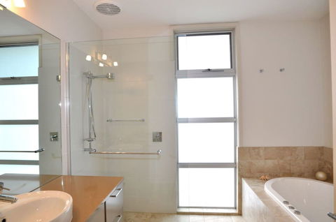 LA MER Centrally Located Free Wifi - Timeshare Accommodation 6