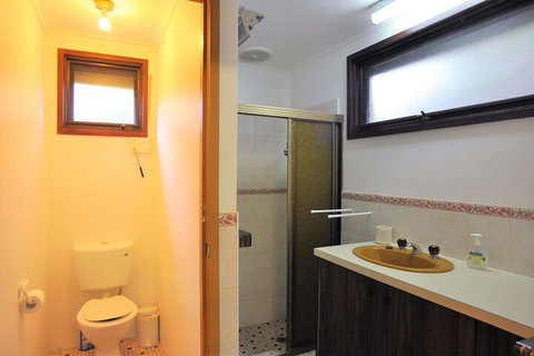 Shangri La Surf Parade Free Wifi - Timeshare Accommodation 4