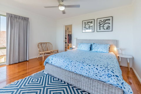 Beach Views On Beilby Free Wifi & Foxtel PET Friendly - Timeshare Accommodation 6