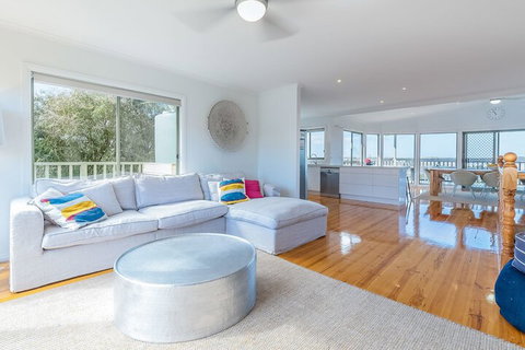 Beach Views On Beilby Free Wifi & Foxtel PET Friendly - Timeshare Accommodation 1