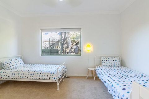 Beach Views On Beilby Free Wifi & Foxtel PET Friendly - Timeshare Accommodation 4