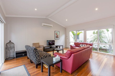 Breezes PET Friendly - Timeshare Accommodation 5