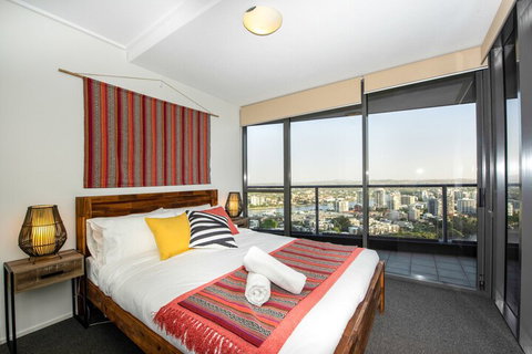 CBD African Charm, Story Bridge & River Views - Timeshare Accommodation 7
