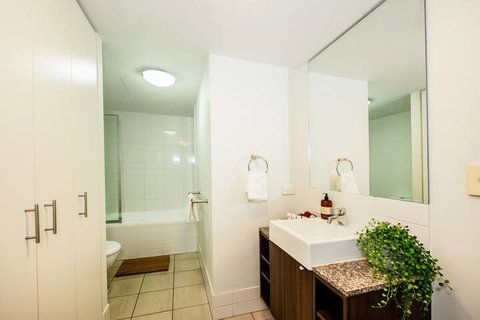 CBD African Charm, Story Bridge & River Views - Timeshare Accommodation 2