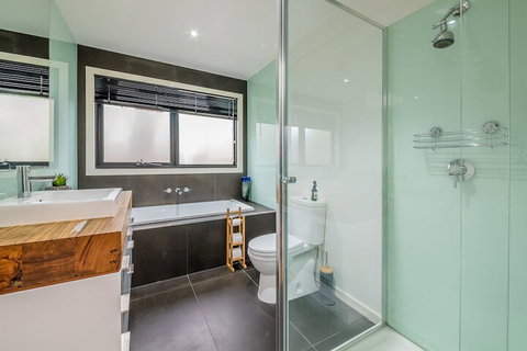 Luxury By THE SEA Close TO THE Beach - Timeshare Accommodation 6