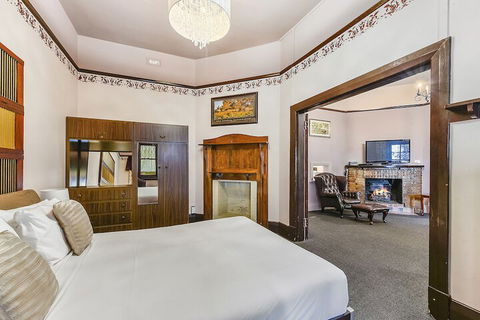 Wyatt Guest House - Timeshare Accommodation 6