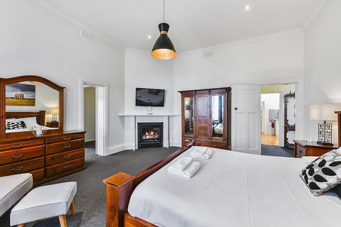 Wyatt Guest House - Timeshare Accommodation 1