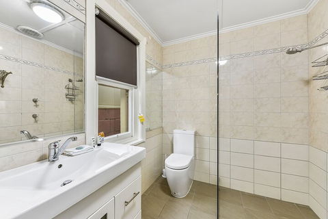 Wyatt Guest House - Timeshare Accommodation 3