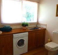 Australian Home Away at Eltham Venn Cottage - Timeshare Accommodation