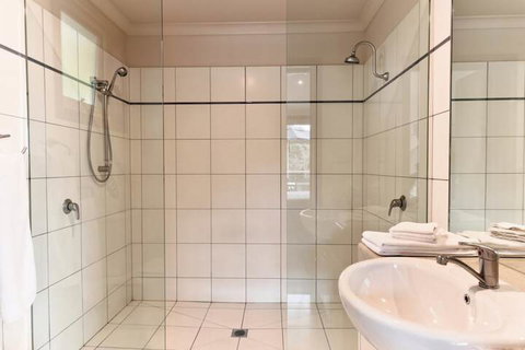 Eugenies Luxury Accommodation - Timeshare Accommodation 5
