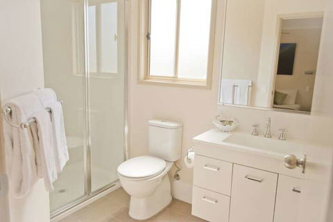 The Bowlo Holiday Cabins - Timeshare Accommodation 2