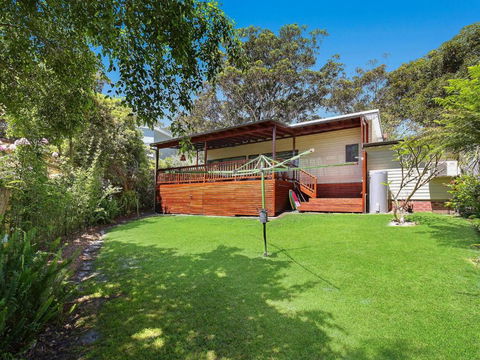 Retro Vibes 18 Norahview Street Bateau Bay - Timeshare Accommodation 1