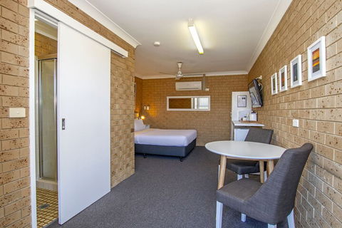 Coast Inn Motel - Timeshare Accommodation 5