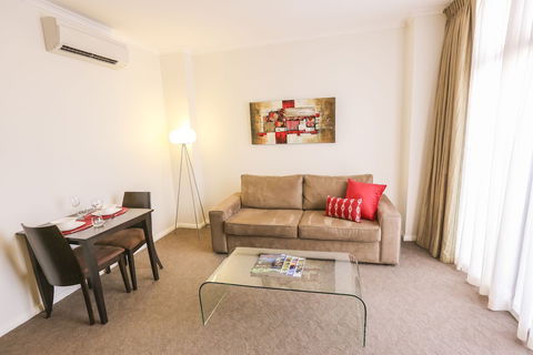 Indulge Apartments - Ontario - Timeshare Accommodation 2