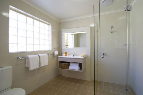 Marty's @ Little Beach - Timeshare Accommodation 4