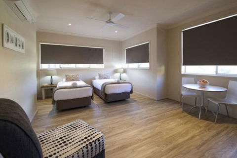 Marty's @ Little Beach - Timeshare Accommodation 7