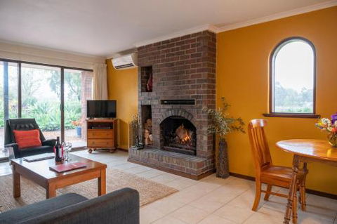 Linger Longer Vineyard Bed & Breakfast - Timeshare Accommodation 6