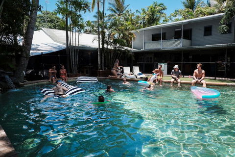 Calypso Inn Backpackers Resort Hostel - Timeshare Accommodation 5