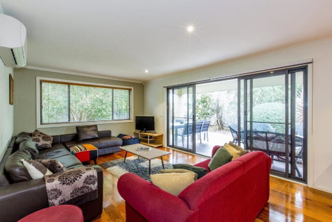 SURFSIDE GETAWAY In PICTURESQUE INVERLOCH - Timeshare Accommodation 2