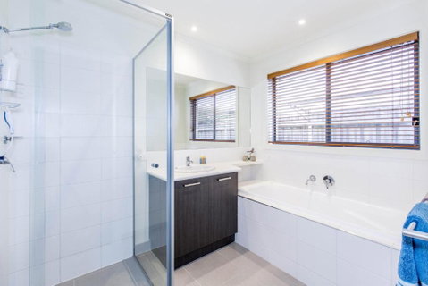 SURFSIDE GETAWAY In PICTURESQUE INVERLOCH - Timeshare Accommodation 5