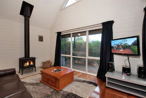 Two Truffles Cottages - Timeshare Accommodation 5