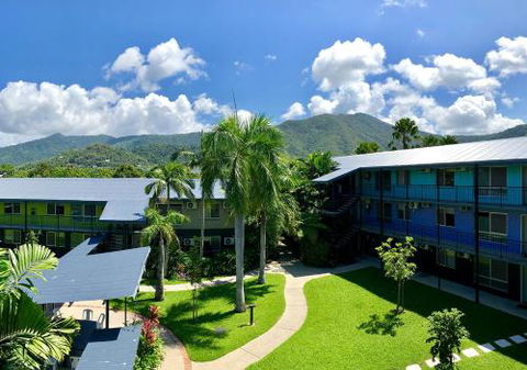Cairns Adventure Lodge Includes All Meals Served In The Dining Hall - Timeshare Accommodation 5