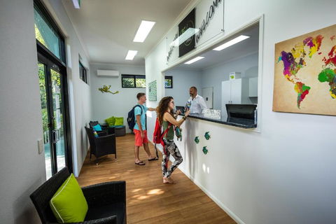 Cairns Adventure Lodge Includes All Meals Served In The Dining Hall - Timeshare Accommodation 3