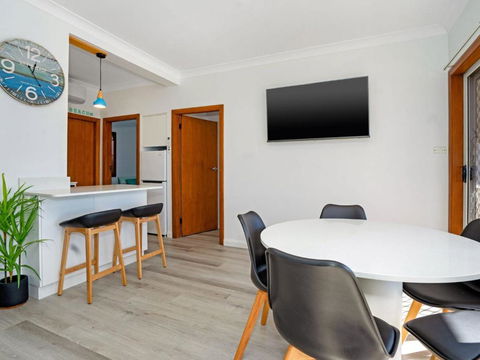 Beachcomer Unit 2 The Entrance NSW - Timeshare Accommodation 4