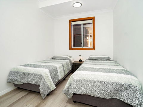 Beachcomer Unit 2 The Entrance NSW - Timeshare Accommodation 2