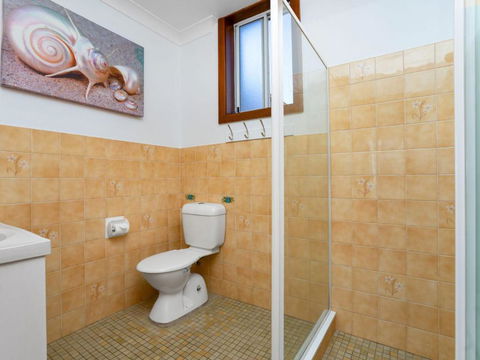 Beachcomer Unit 2 The Entrance NSW - Timeshare Accommodation 3