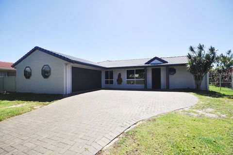 Bribie Island Canal Holiday Destination - Timeshare Accommodation 6