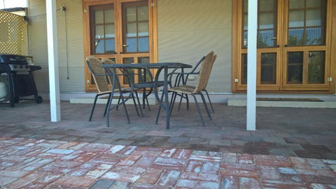Book Keepers Cottage - Timeshare Accommodation 3