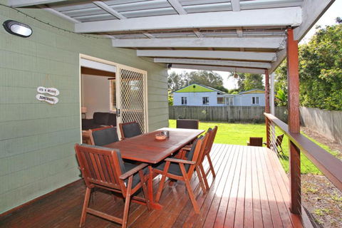 24 Sundew Street Mudjimba 500 Bond Pet Friendly Linen Supplied WIFI Air Cond. - Timeshare Accommodation 4