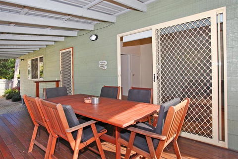 24 Sundew Street Mudjimba 500 Bond Pet Friendly Linen Supplied WIFI Air Cond. - Timeshare Accommodation 2
